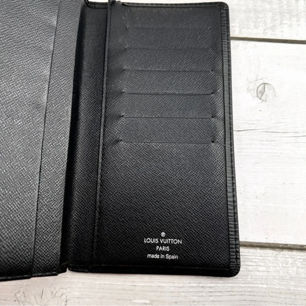 AUTHENTIC Louis Vuitton Monogram Porte Valeurs Checkbook Wallet. Color: Black